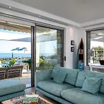 Kokinogremos Villa